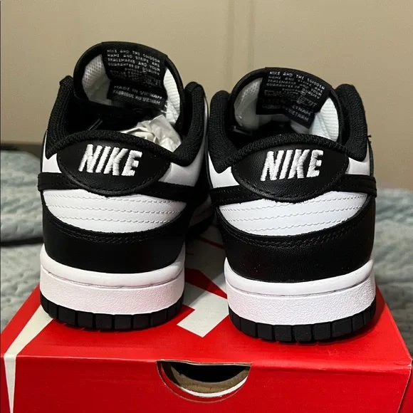 Nike Dunk Low Pandas - Picture 6 of 6